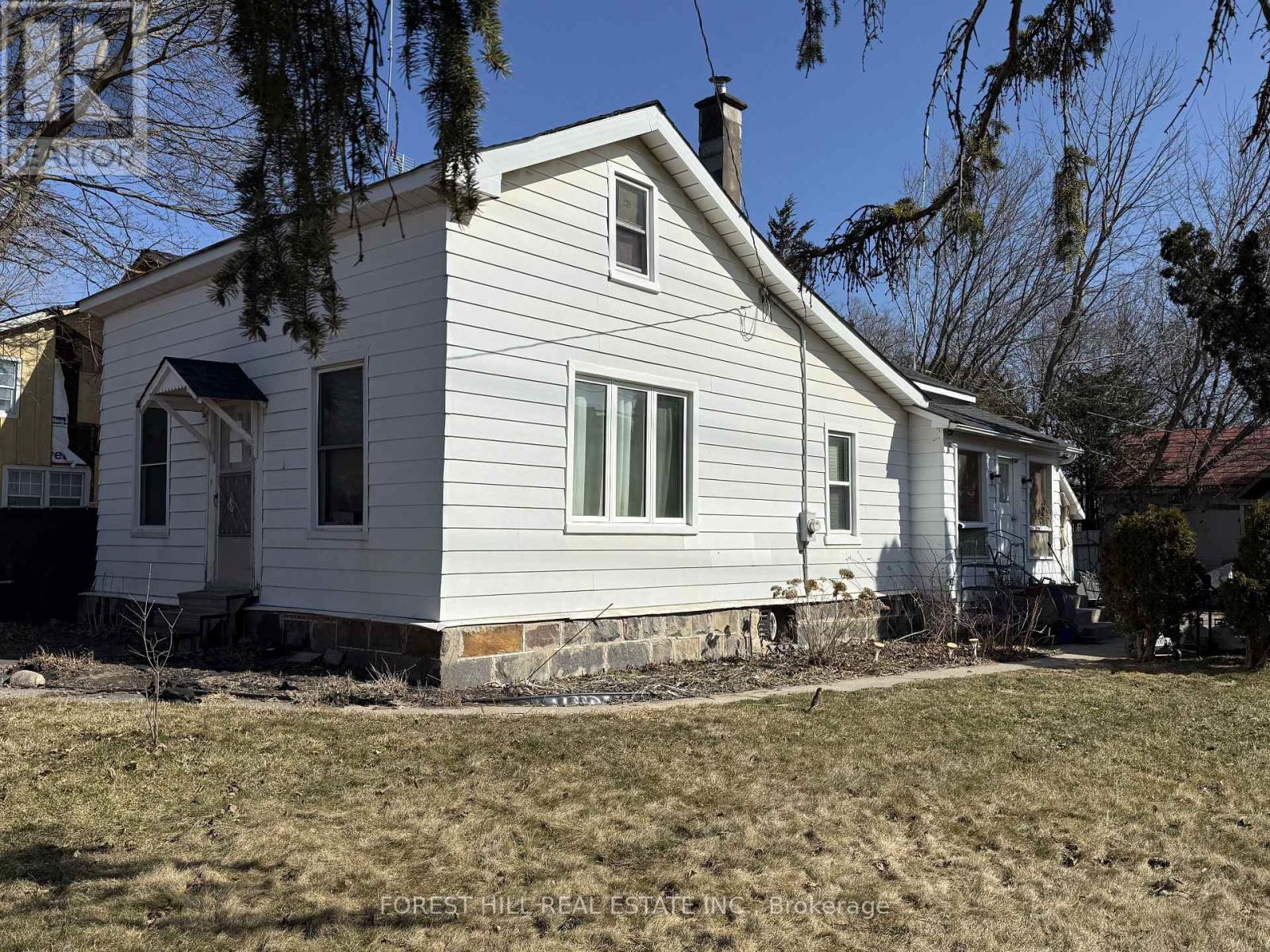 Detached at 1 QUEEN STREET, Whitby (Brooklin)