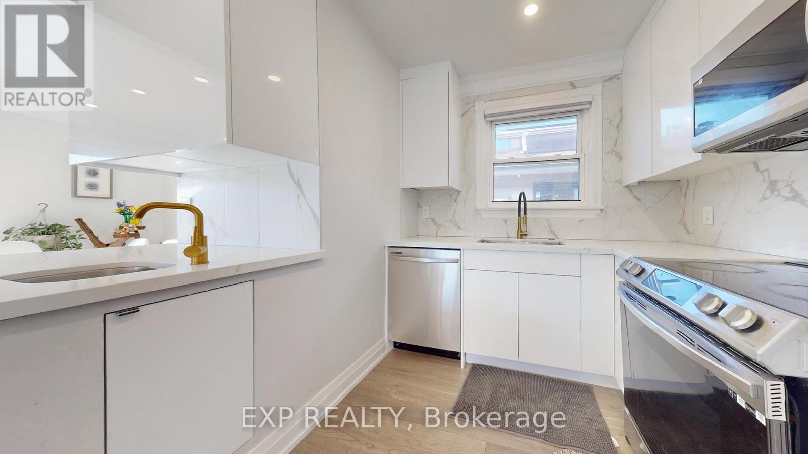 Detached at 12 BONNECHERE CRESCENT, Toronto
