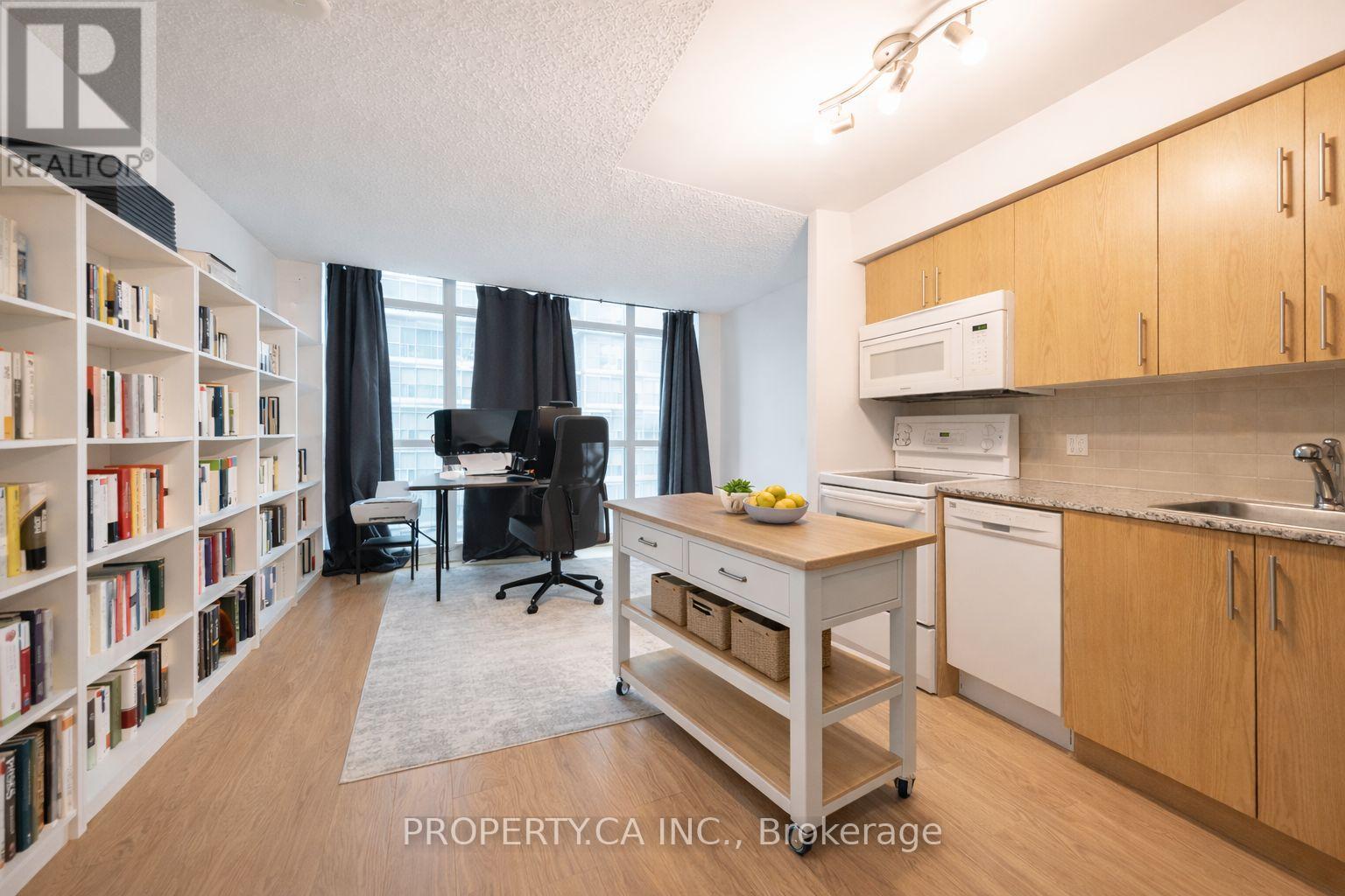 Apartment at 605 - 50 TOWN CENTRE COURT, Toronto (Bendale)