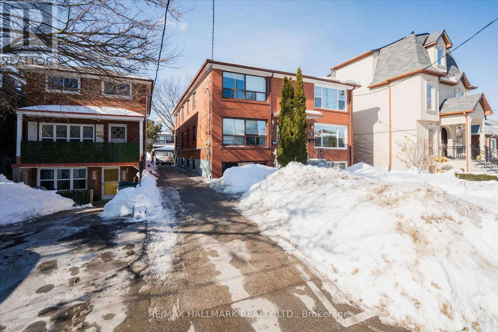 Multiplex at LOWER BACH - 224 PICKERING STREET, Toronto (East End-Danforth)