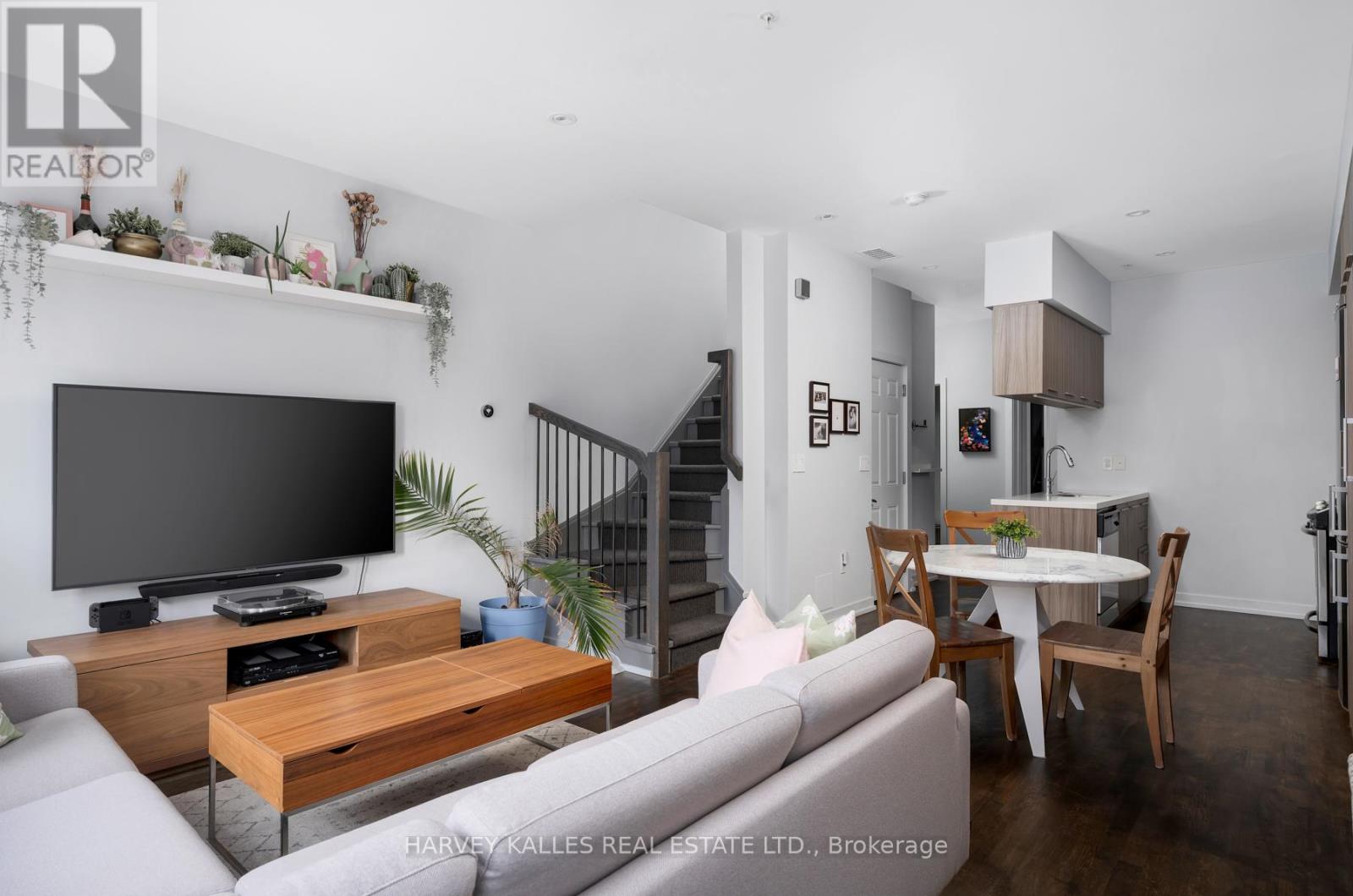 Townhouse at 45 - 140 BROADVIEW AVENUE, Toronto