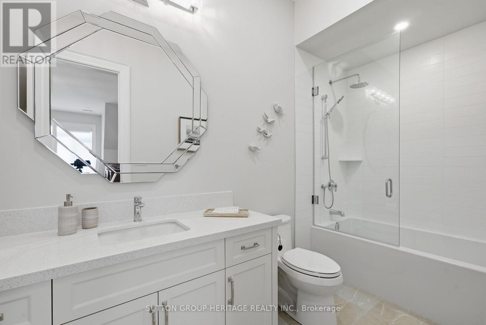Detached at 18 DEXSHIRE DRIVE, Ajax