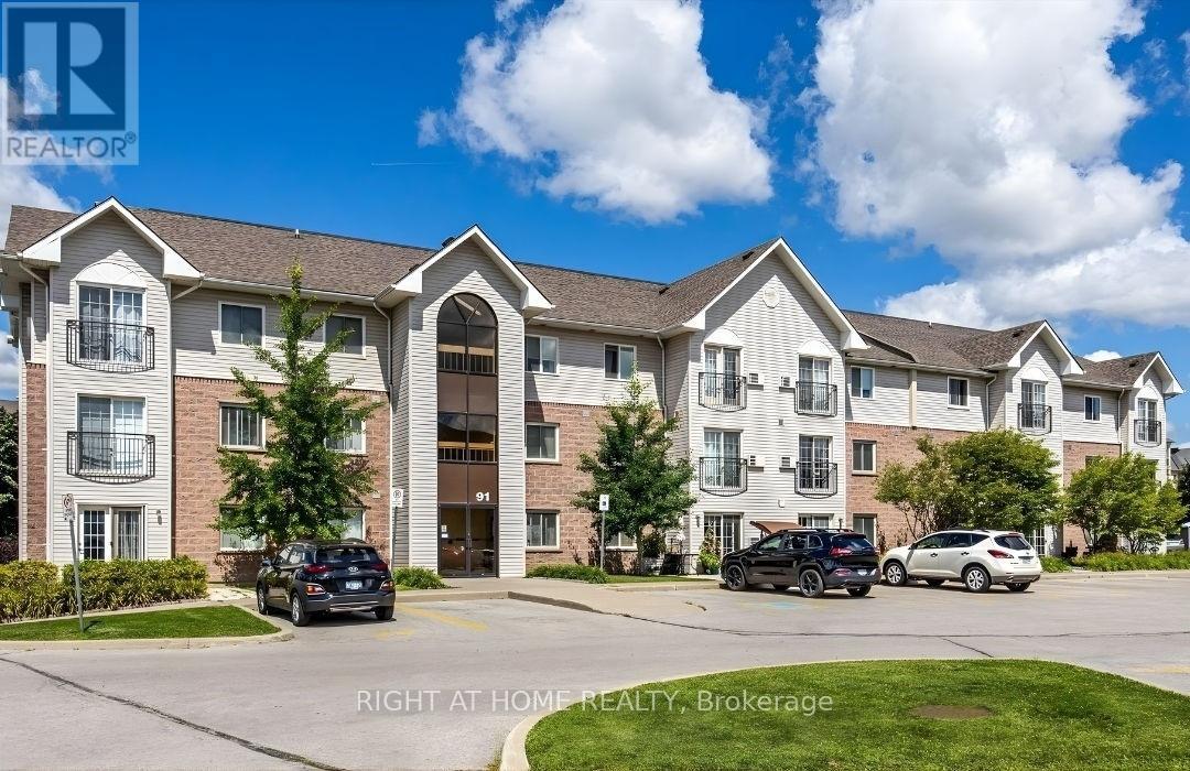 Apartment at 305 - 91 ASPEN SPRINGS DRIVE, Clarington (Bowmanville)