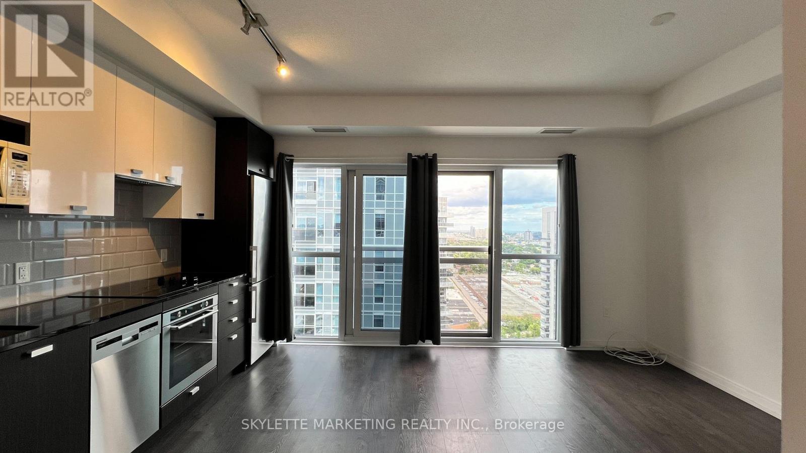 Apartment at 3017 - 275 VILLAGE GREEN SQUARE, Toronto (Agincourt South-Malvern West)