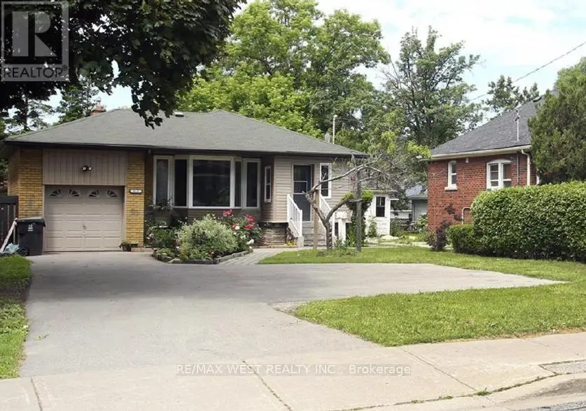 Detached at 812 KENNEDY ROAD, Toronto (Ionview)