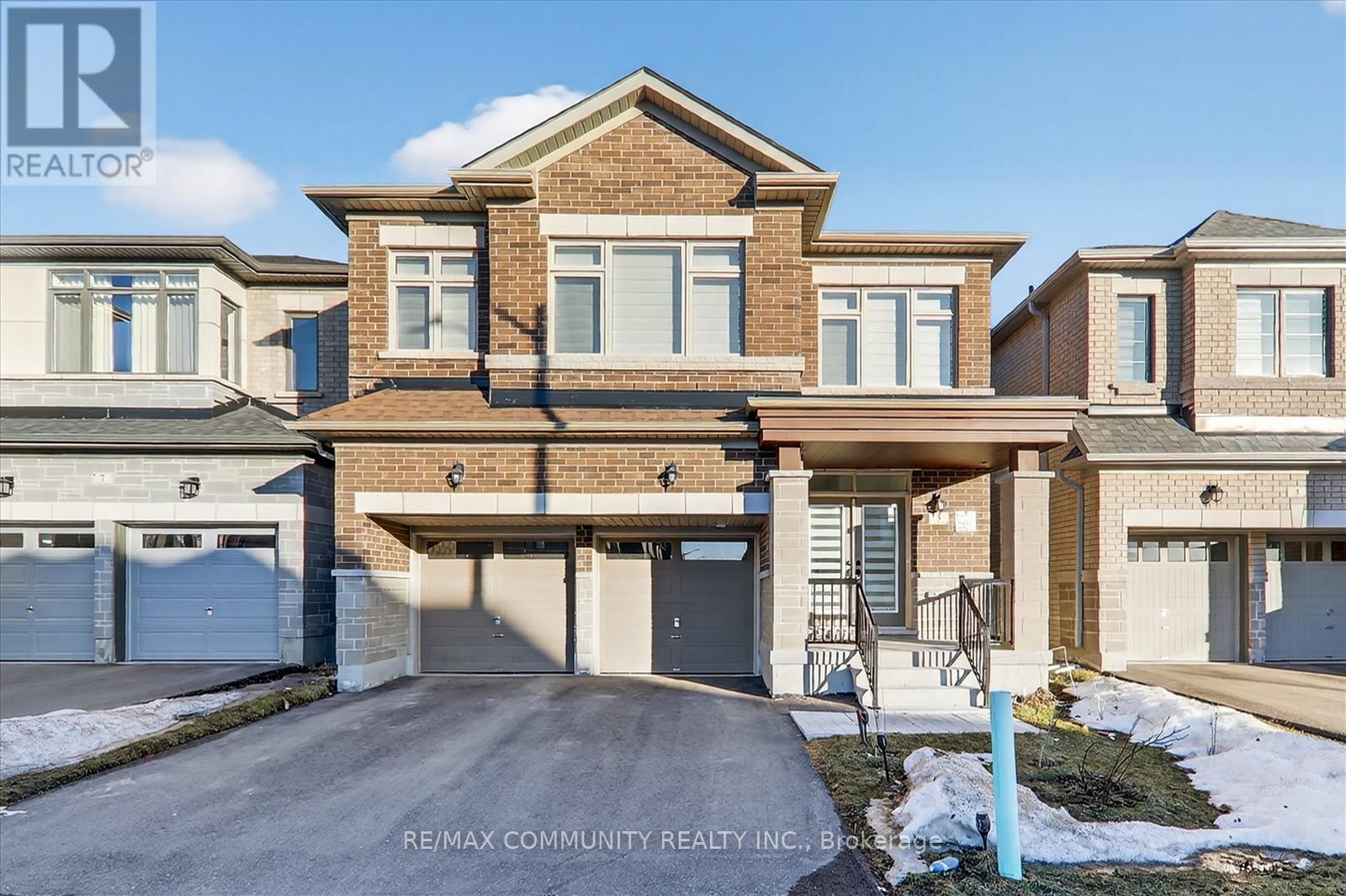 Detached at 5 THELMA DRIVE, Whitby