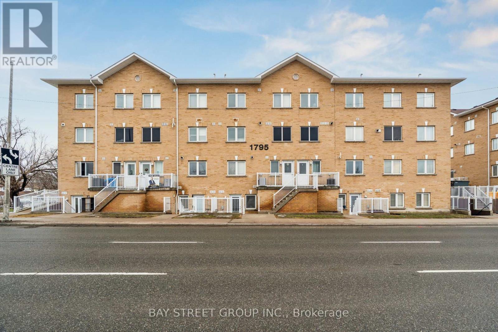 Townhouse at 105 - 1795 MARKHAM ROAD, Toronto (Malvern)