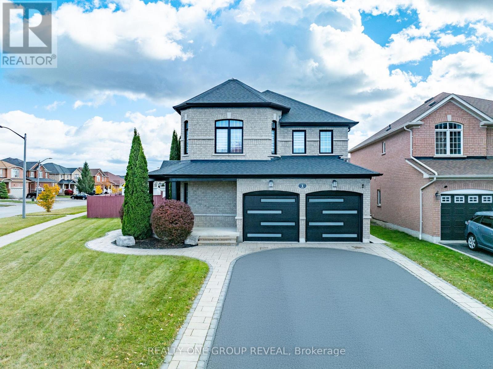 Detached at 1 BRIDGID DRIVE, Whitby (Williamsburg)