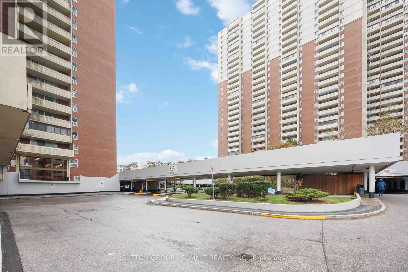 Apartment at 2110 - 5 MASSEY SQUARE, Toronto (Crescent Town)