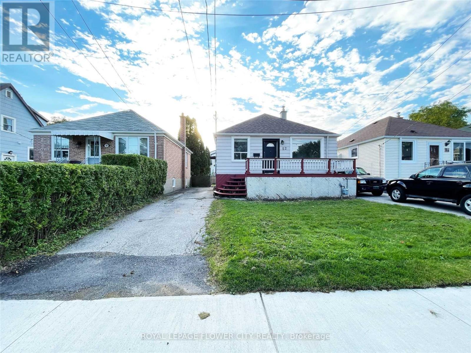 Detached at 52 CLAREMORE AVENUE, Toronto (Birchcliffe-Cliffside)