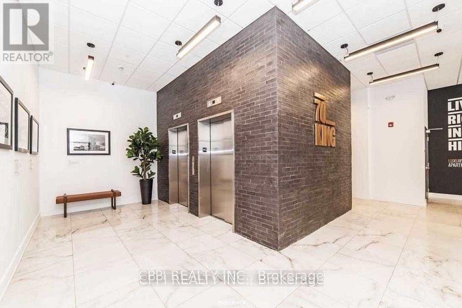 Apartment at 402 - 70 KING STREET E, Oshawa (Central)