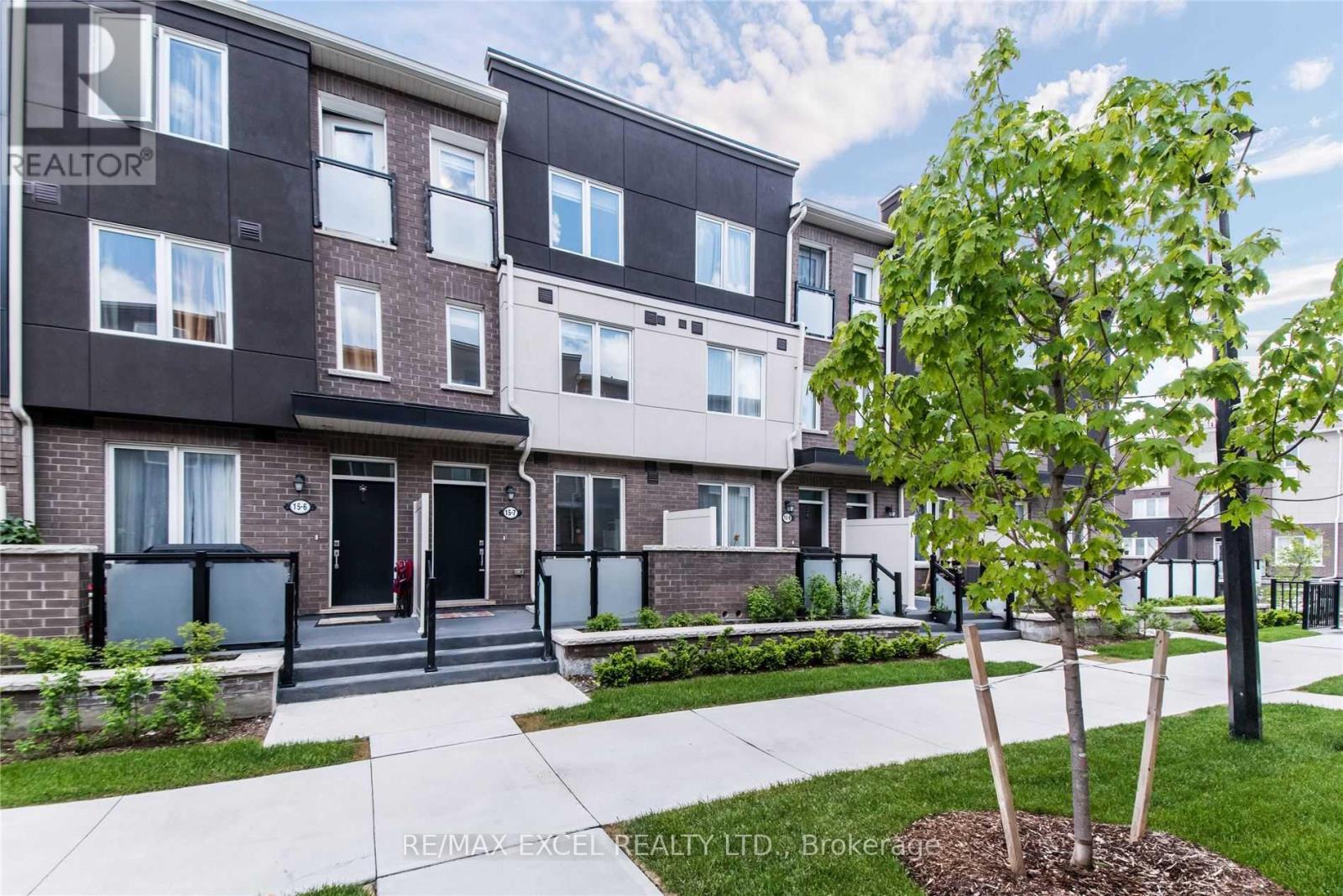 Townhouse at 5 - 15 HERON PARK PLACE, Toronto (West Hill)