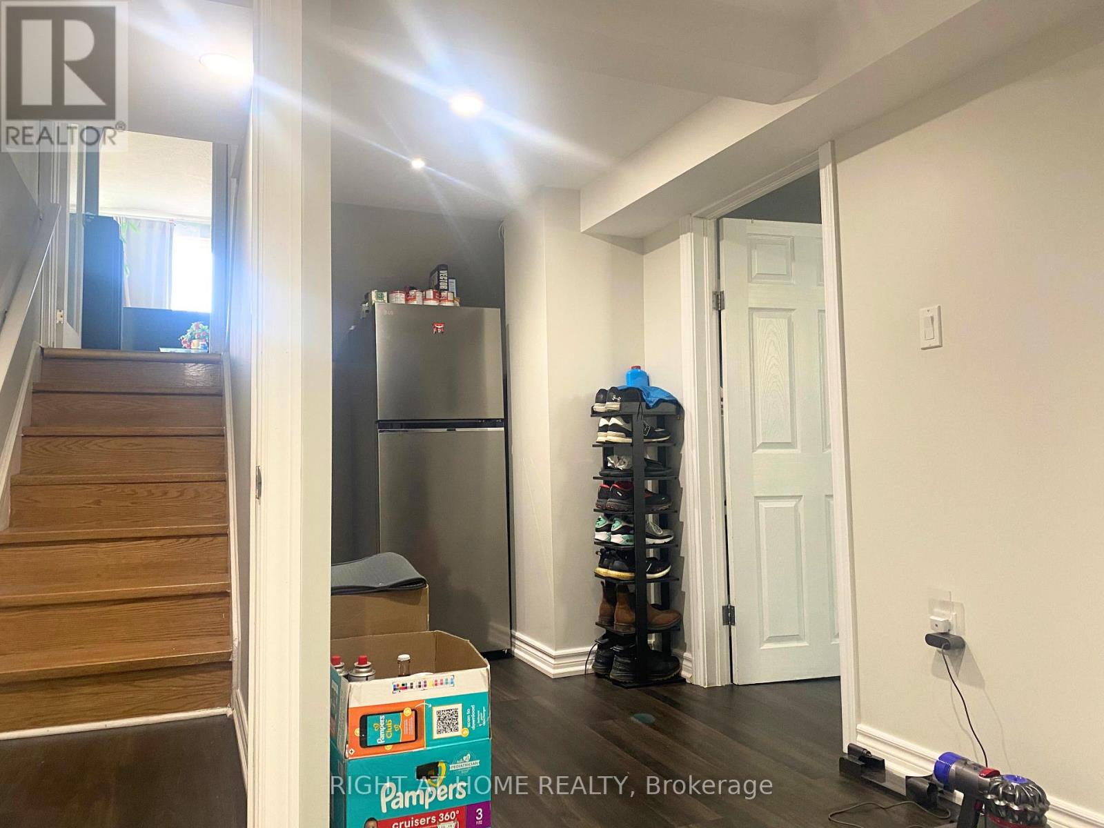 Detached at 52 BONNECHERE CRESCENT, Toronto
