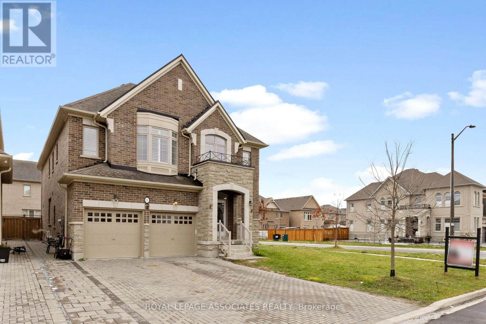 Detached at 1 MORNINGSTAR AVENUE, Whitby (Rolling Acres)