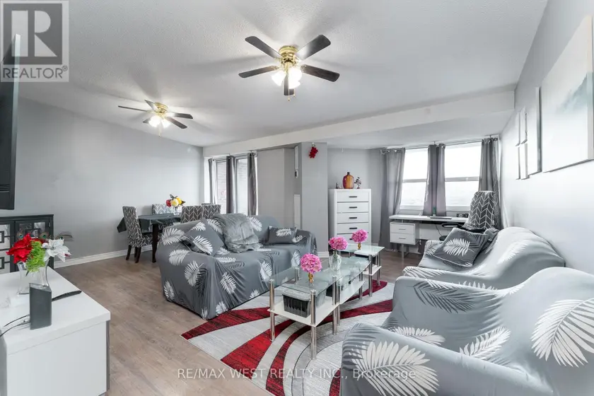 Apartment at 612 - 4062 LAWRENCE AVENUE E, Toronto