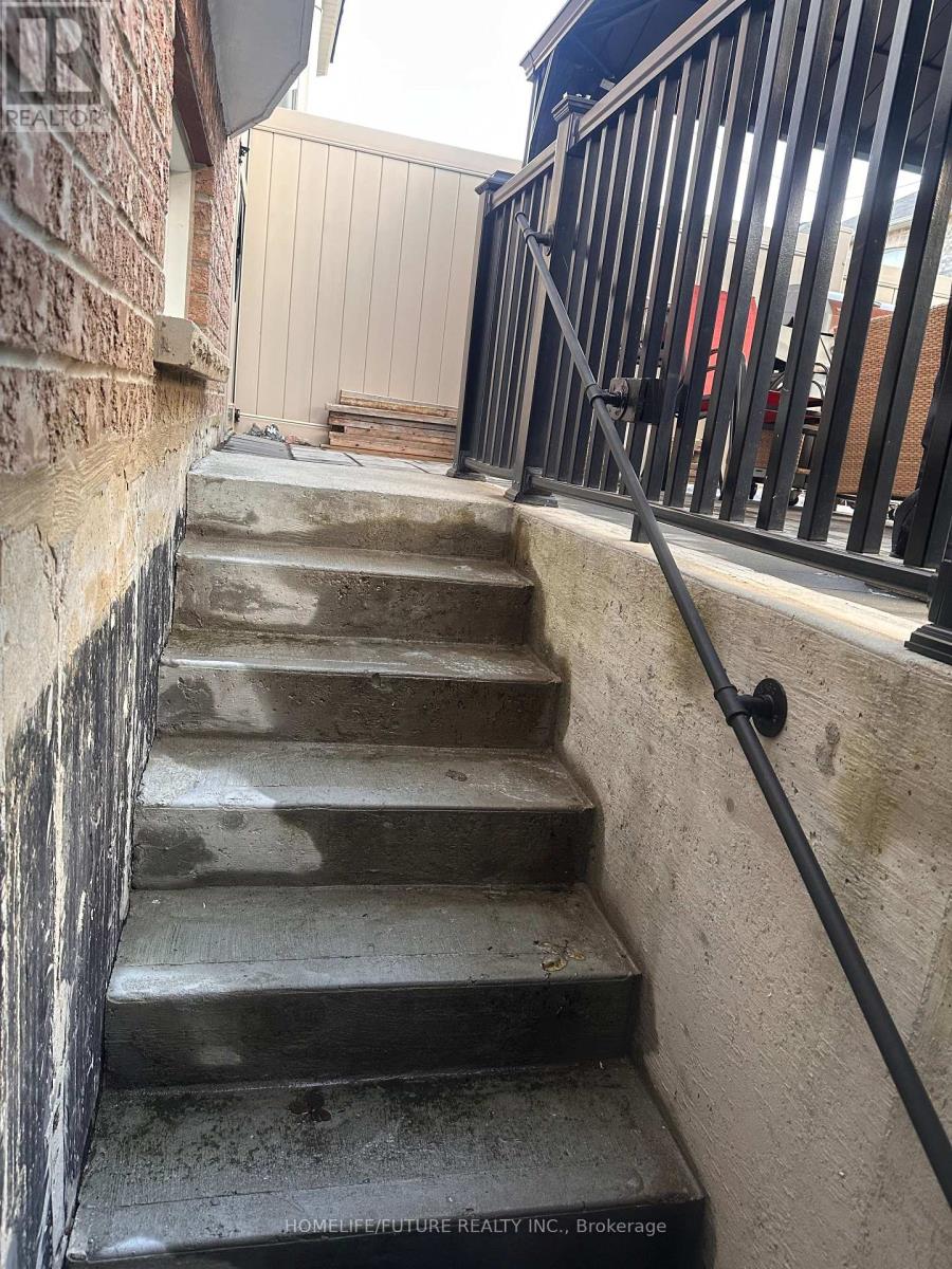 Detached at BSMT - 32 DARLET AVENUE, Ajax (Northeast Ajax)