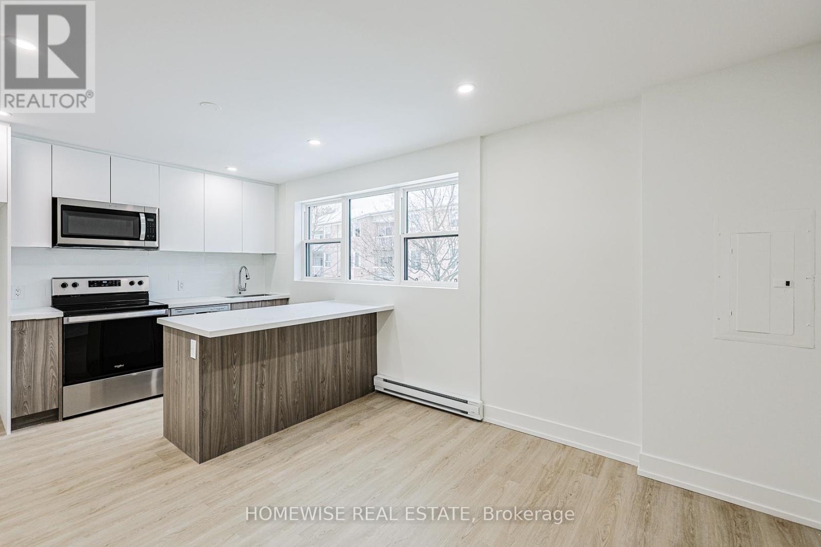 Townhouse at 18B - 100 LIBERTY STREET N, Clarington (Bowmanville)