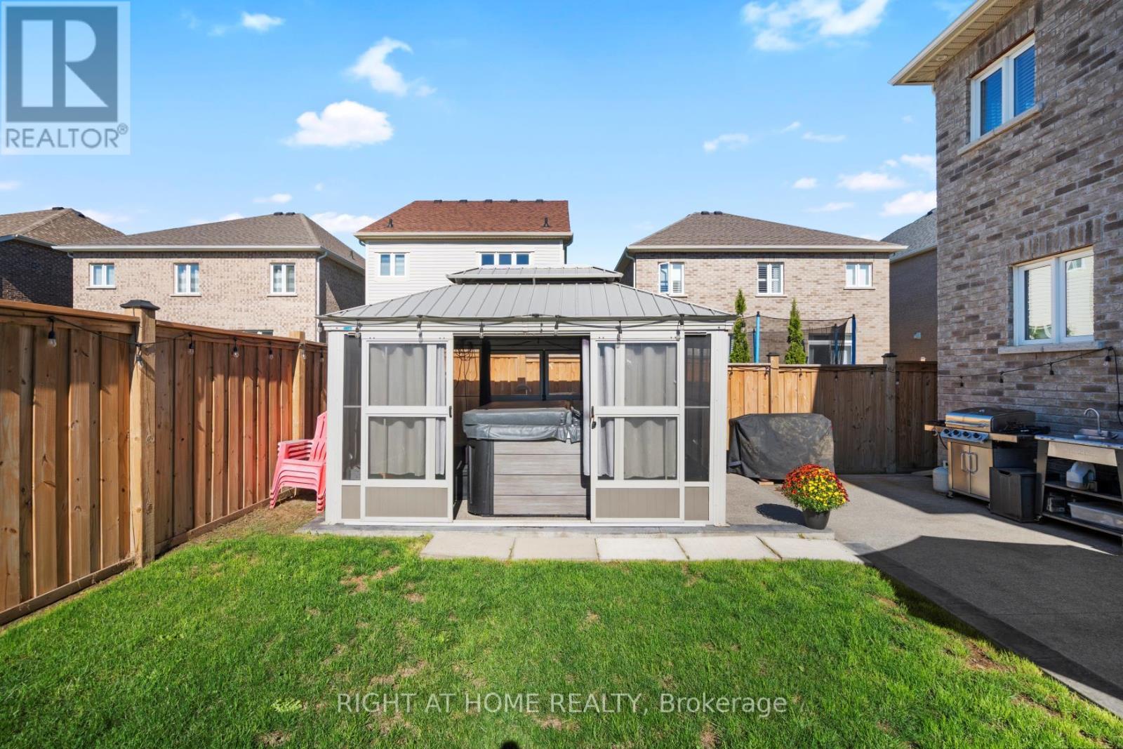 Detached at 4 BILL HUTCHINSON CRESCENT, Clarington