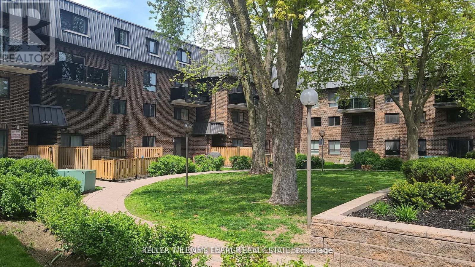 Townhouse at 48 - 43 TAUNTON ROAD, Oshawa (Centennial)