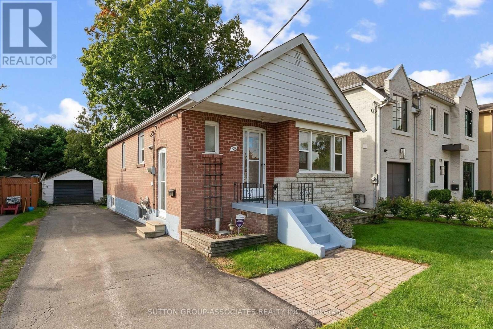 Detached at 121 YARDLEY AVENUE, Toronto (O'Connor-Parkview)