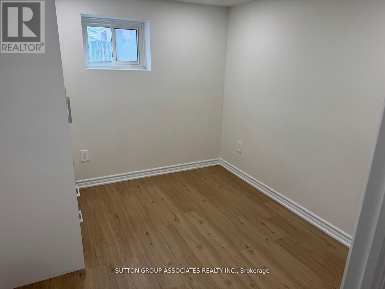 Detached at 121 YARDLEY AVENUE, Toronto