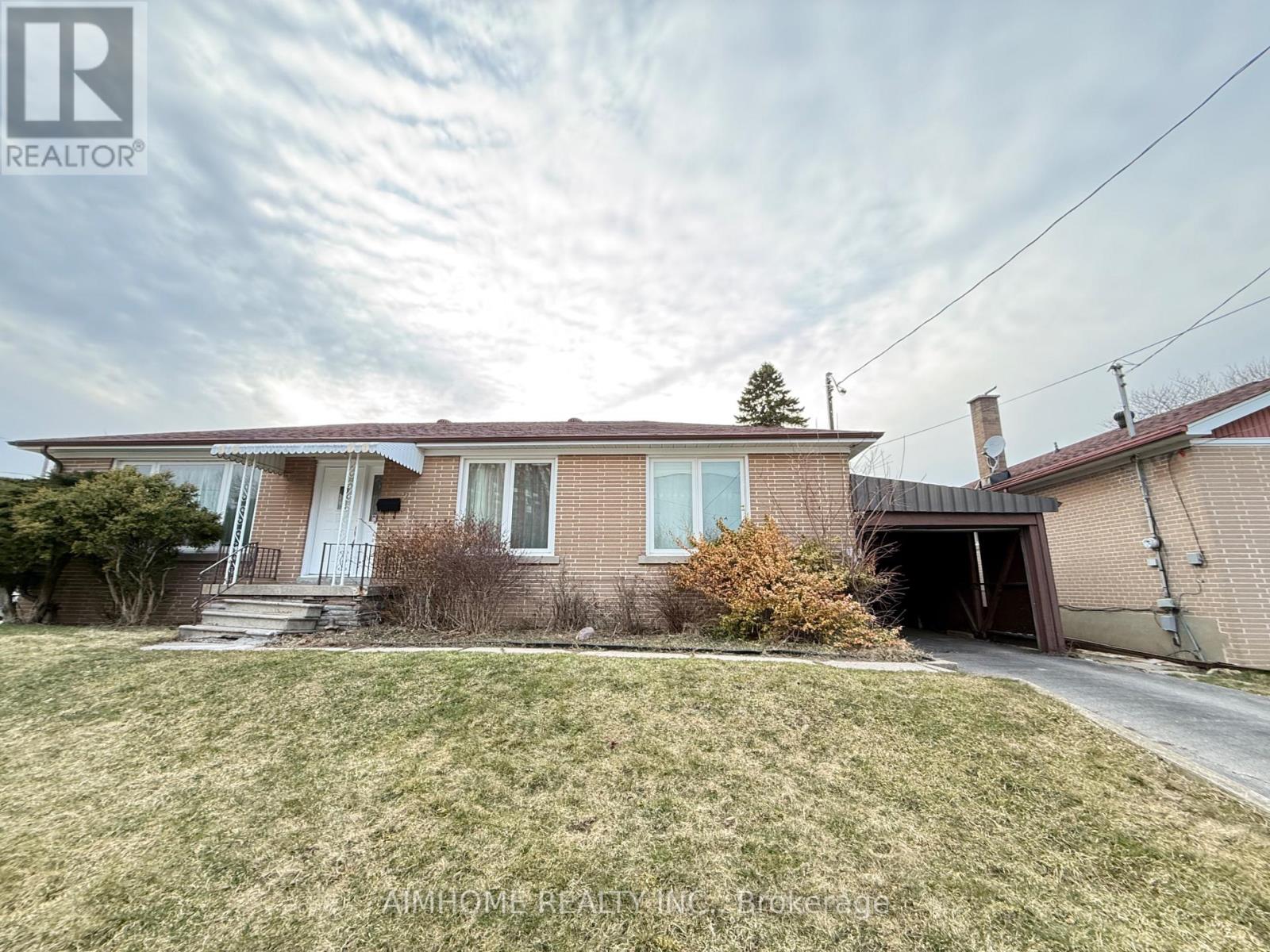Detached at 2 KHARTOUM AVENUE, Toronto (Eglinton East)