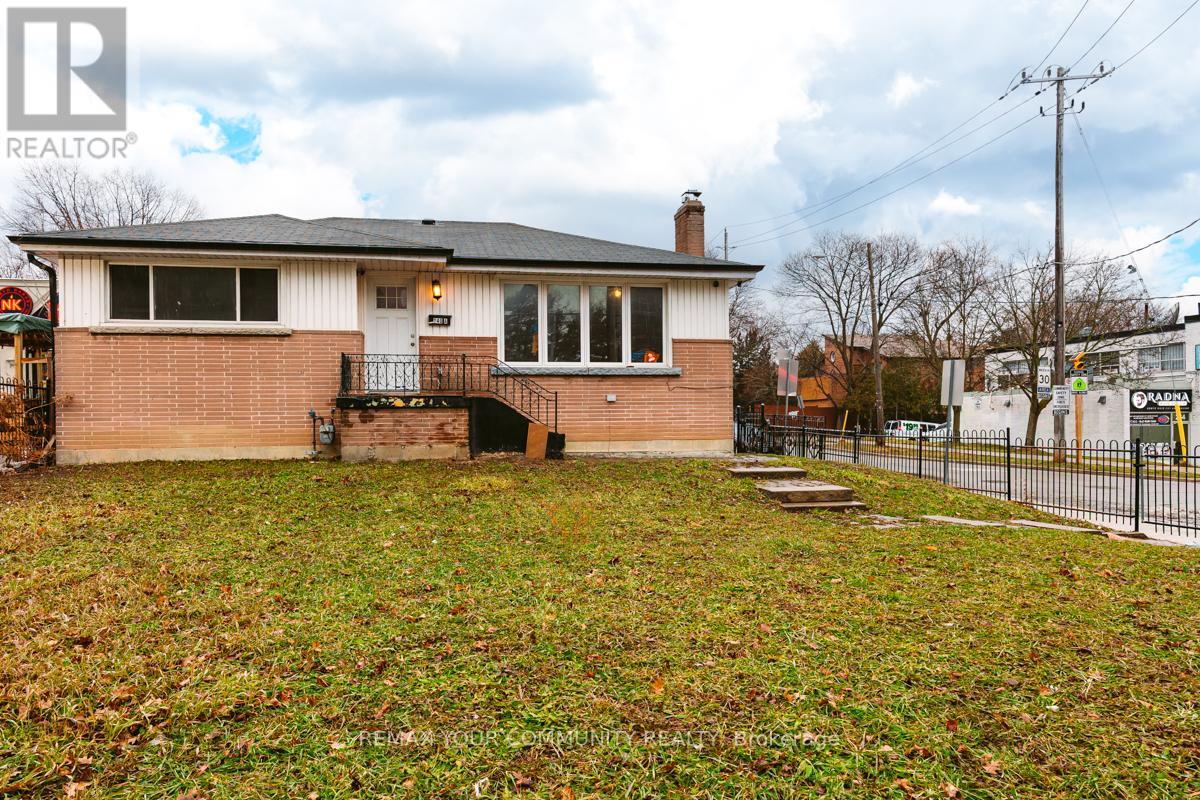Detached at MAIN FLOOR - 240 MARKHAM ROAD, Toronto (Scarborough Village)