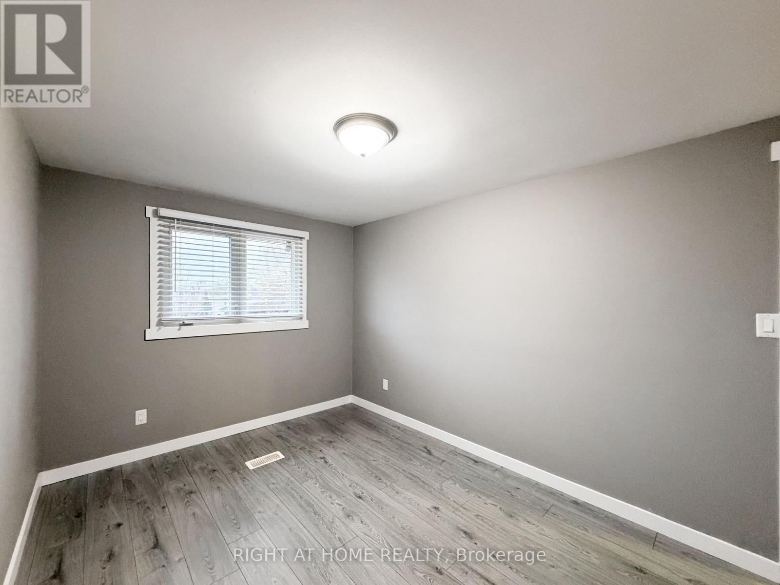 Multiplex at UPPER - 225 KINMOUNT CRESCENT, Oshawa