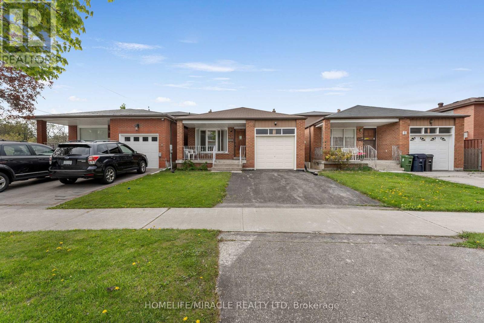 Detached at 4 GREENDOWNS DRIVE, Toronto (Scarborough Village)