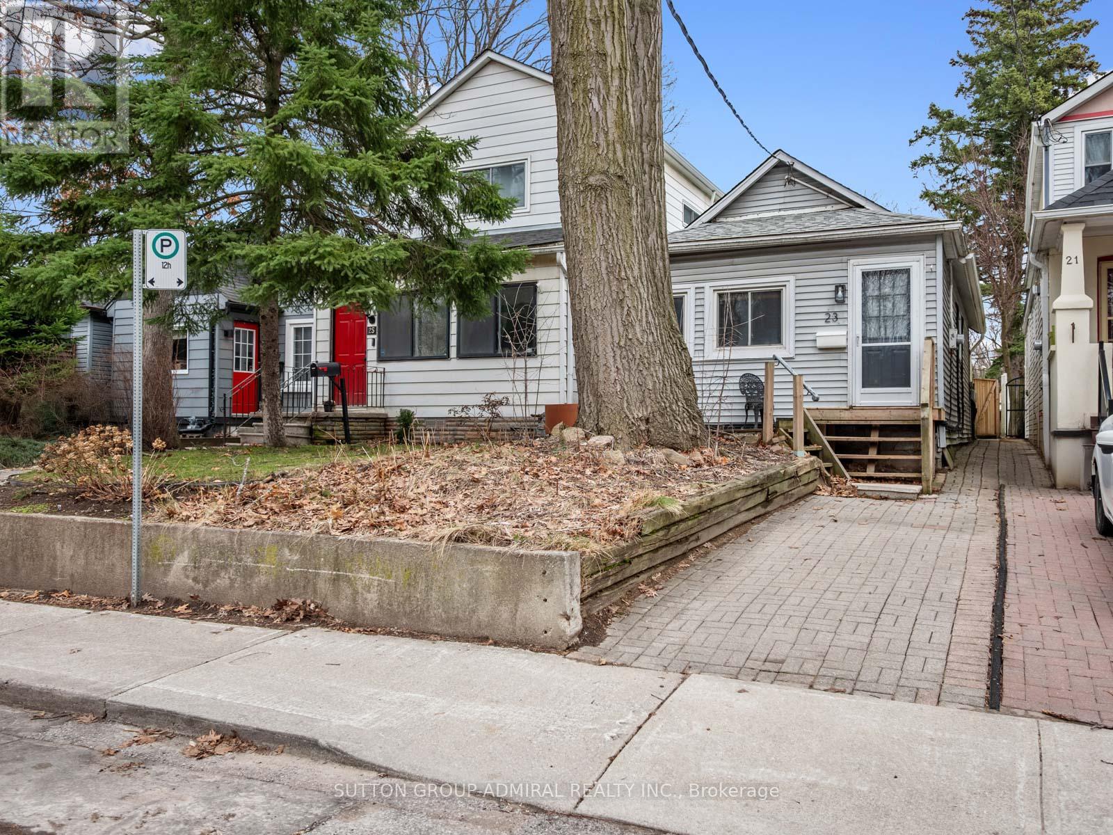 Detached at 23 KENWORTHY AVENUE, Toronto (Oakridge)