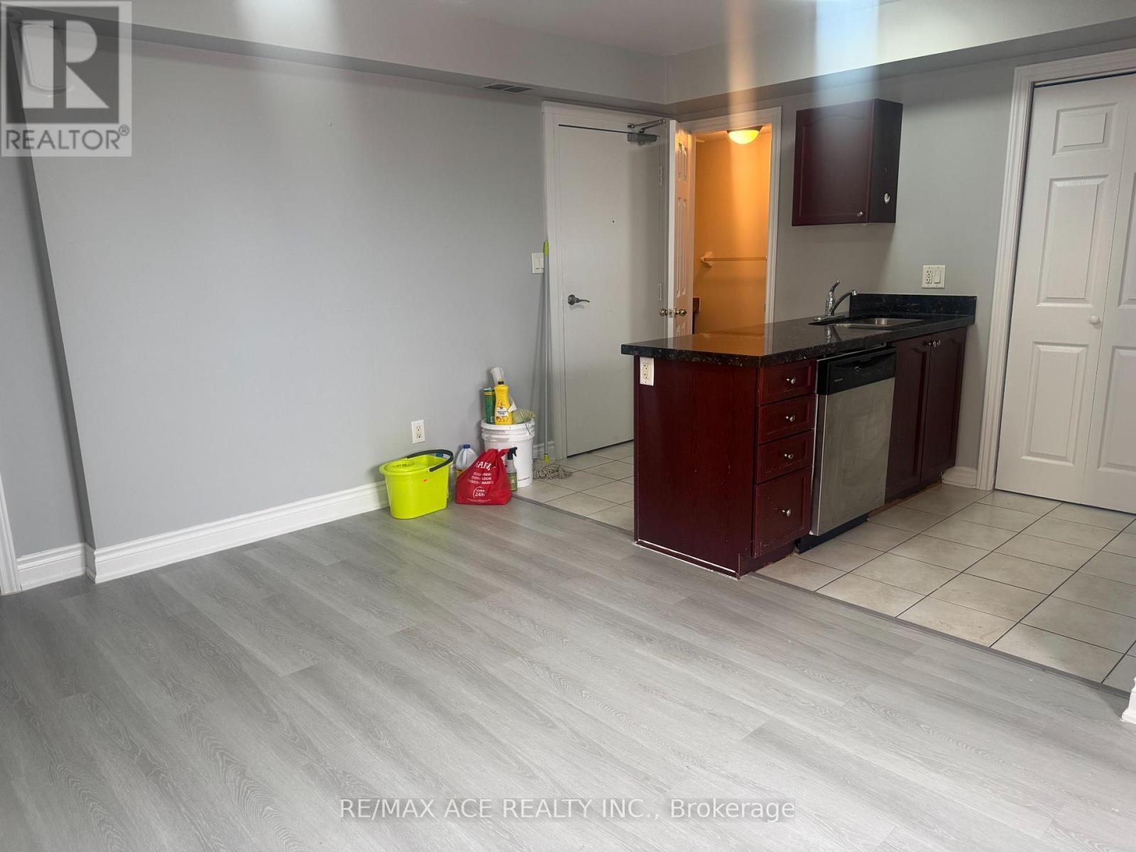 Townhouse at 210 - 1795 MARKHAM ROAD E, Toronto