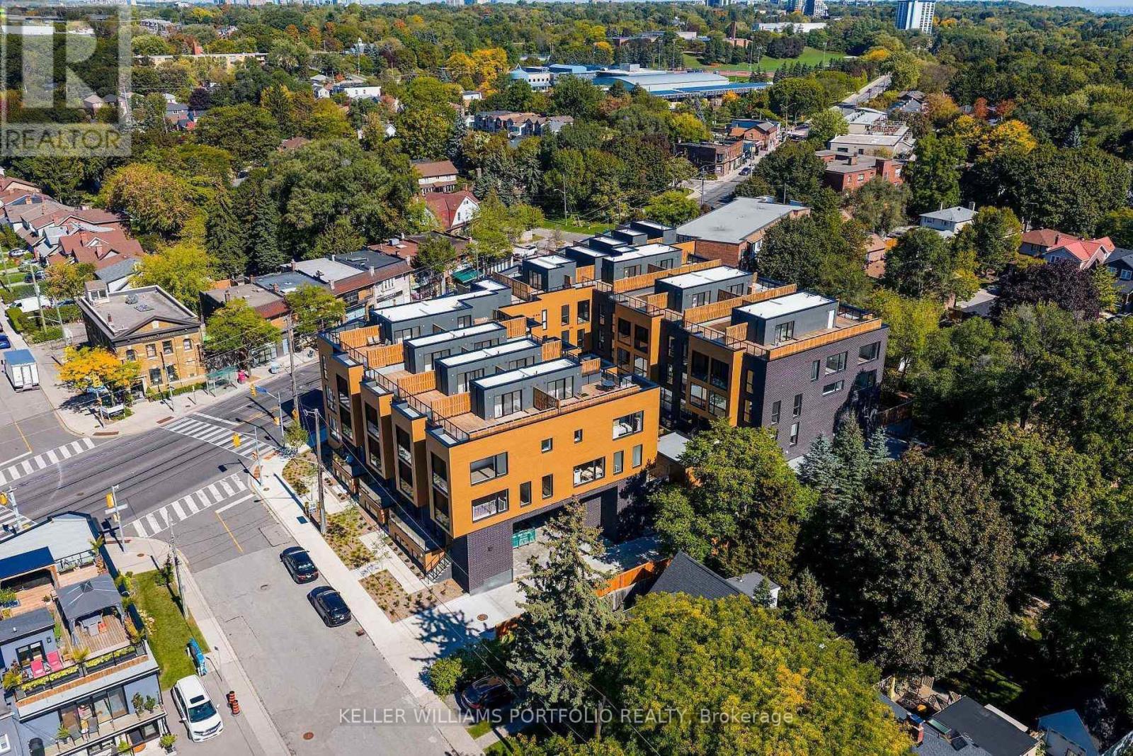 Townhouse at 9 - 35 BIRCHCLIFF AVENUE, Toronto (Birchcliffe-Cliffside)