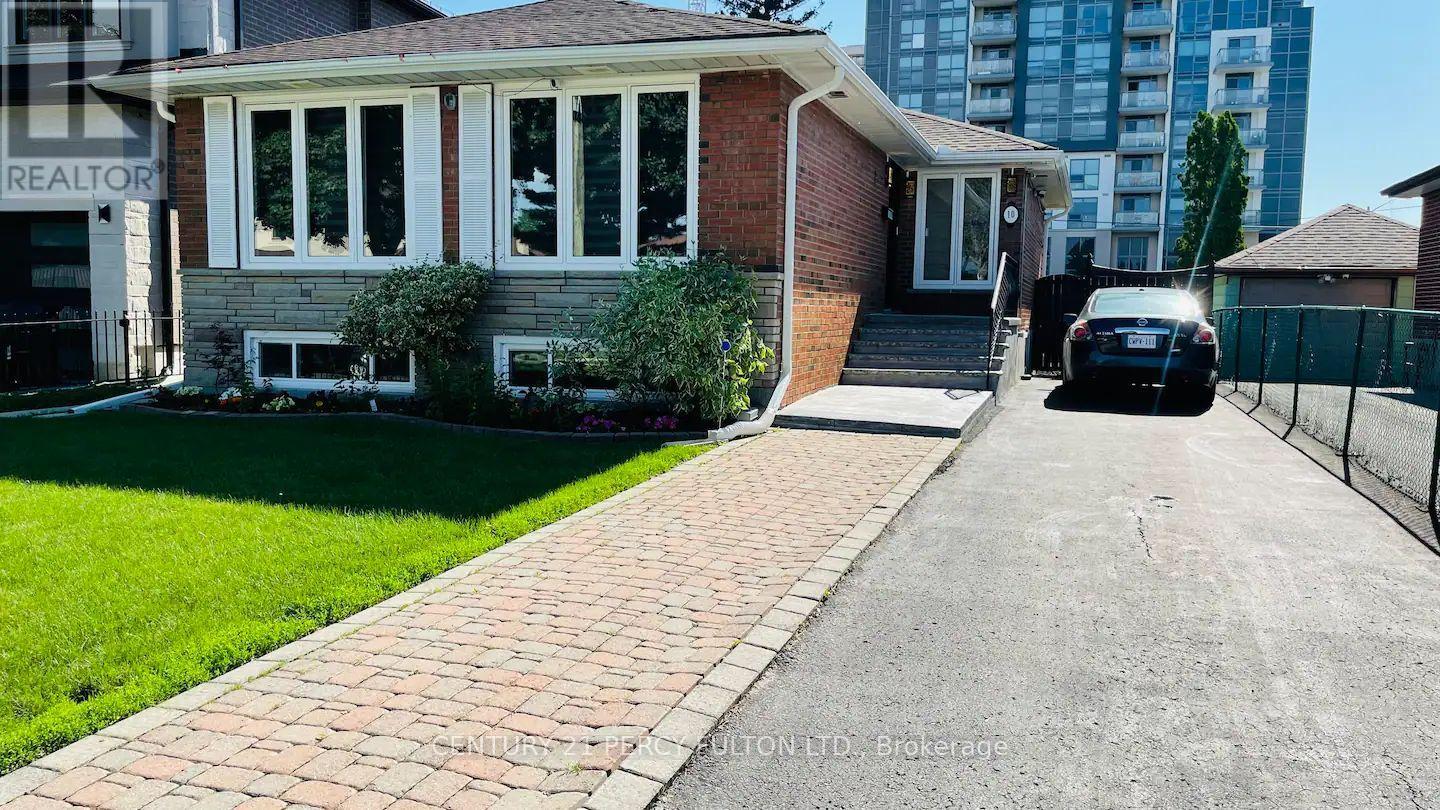 Detached at 10 CLEMENTINE SQUARE, Toronto (Woburn)