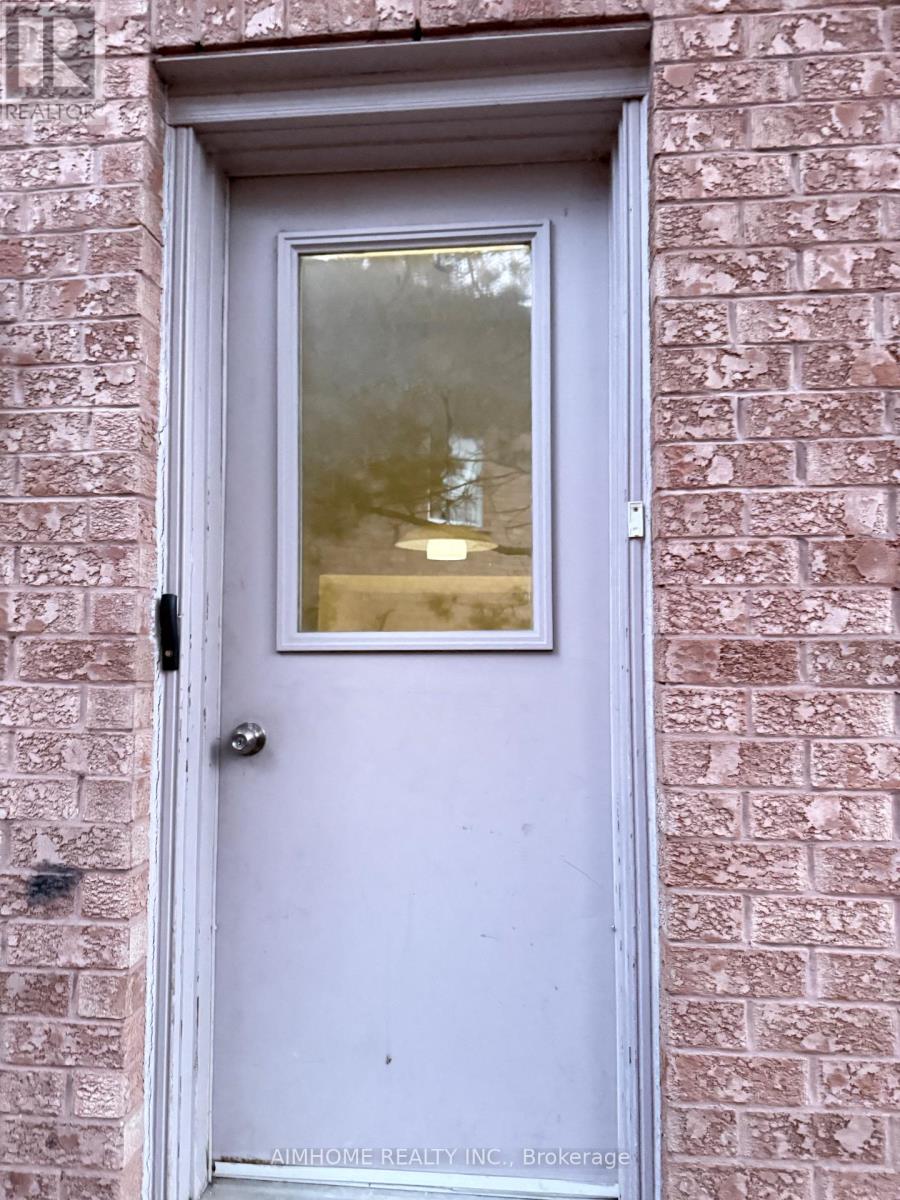 Detached at BASEMENT UNIT#1 - 28 HEATHERBANK TRAIL, Toronto (Rouge)