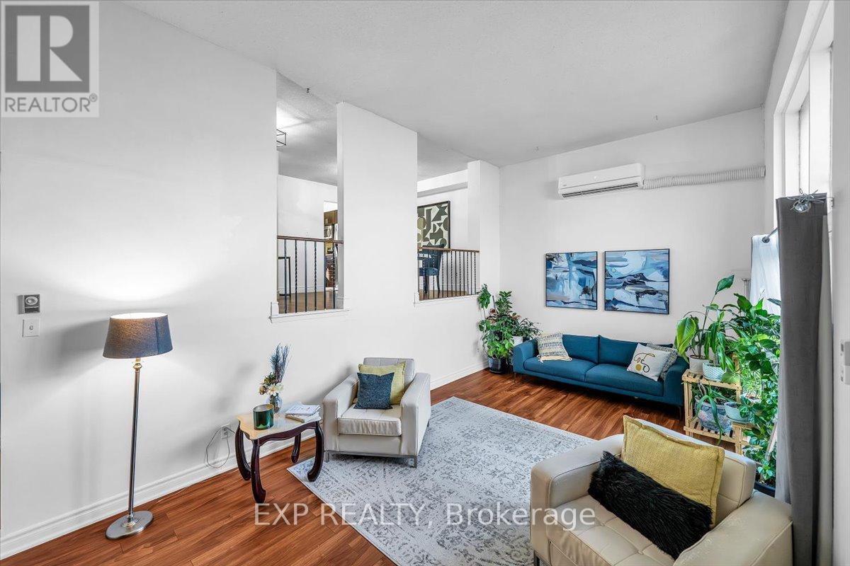 Townhouse at 17 - 1415 FIELDLIGHT BOULEVARD, Pickering (Liverpool)