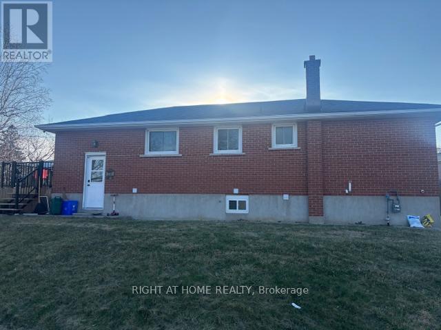 Detached at 1292 Sharbot St,