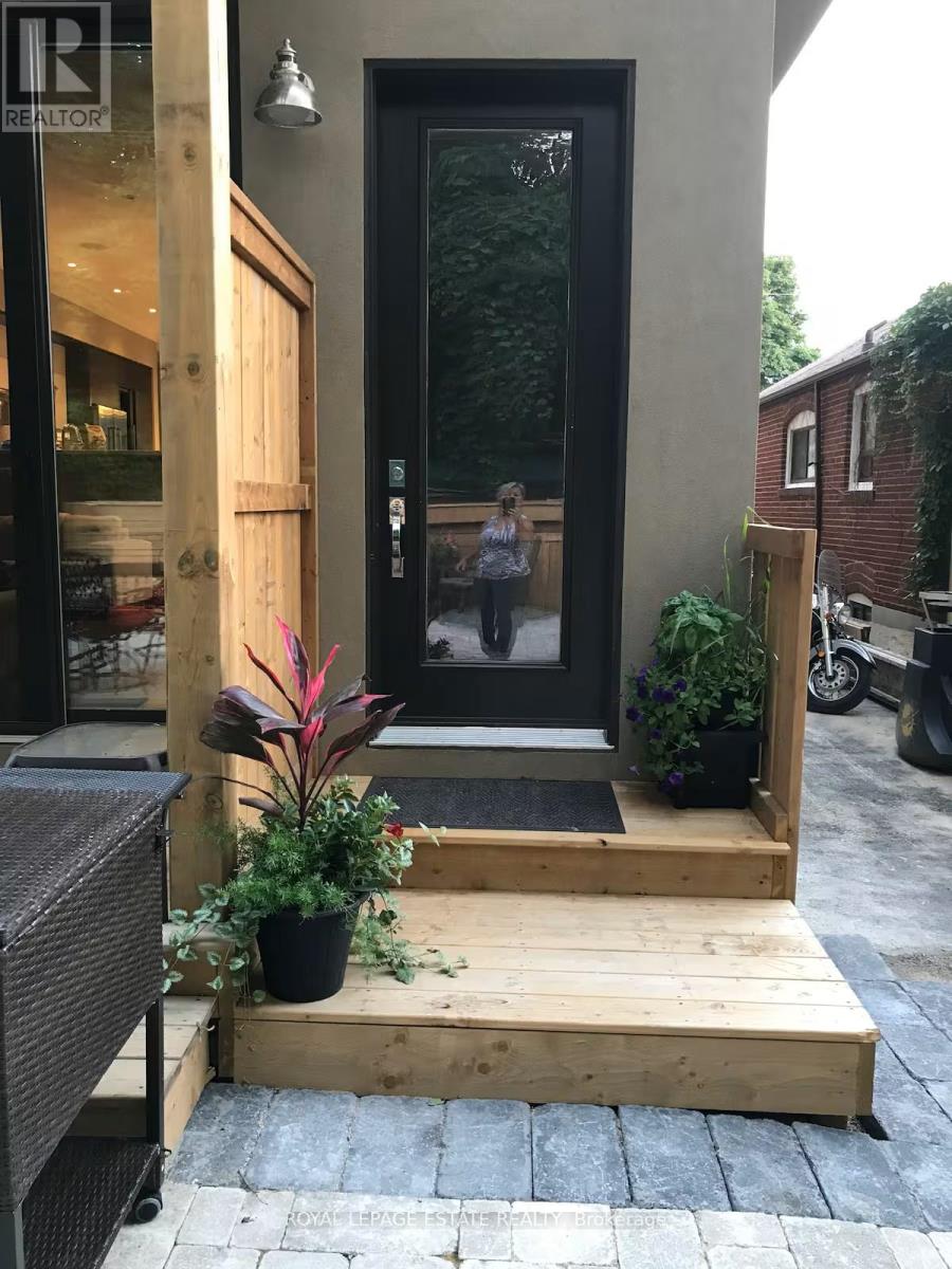 Detached at LOWER - 30 RHYDWEN AVENUE, Toronto (Birchcliffe-Cliffside)