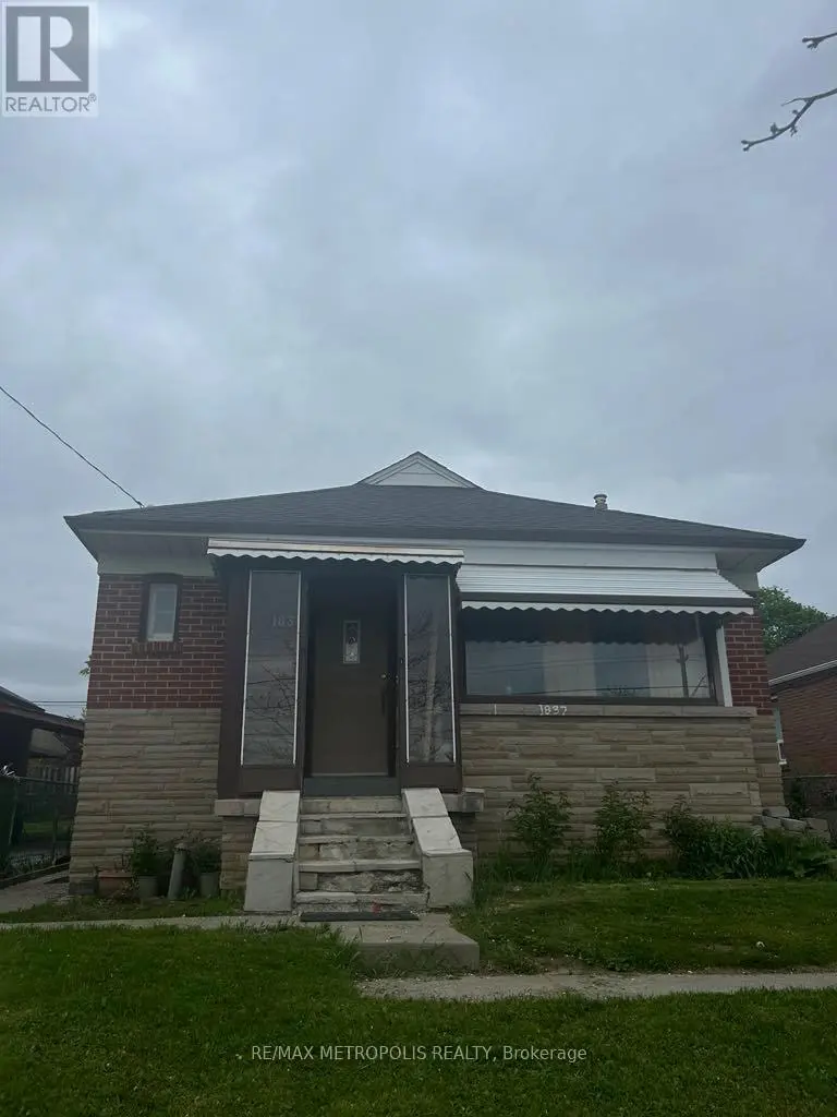 Detached at MAIN - 1837 VICTORIA PARK AVENUE, Toronto