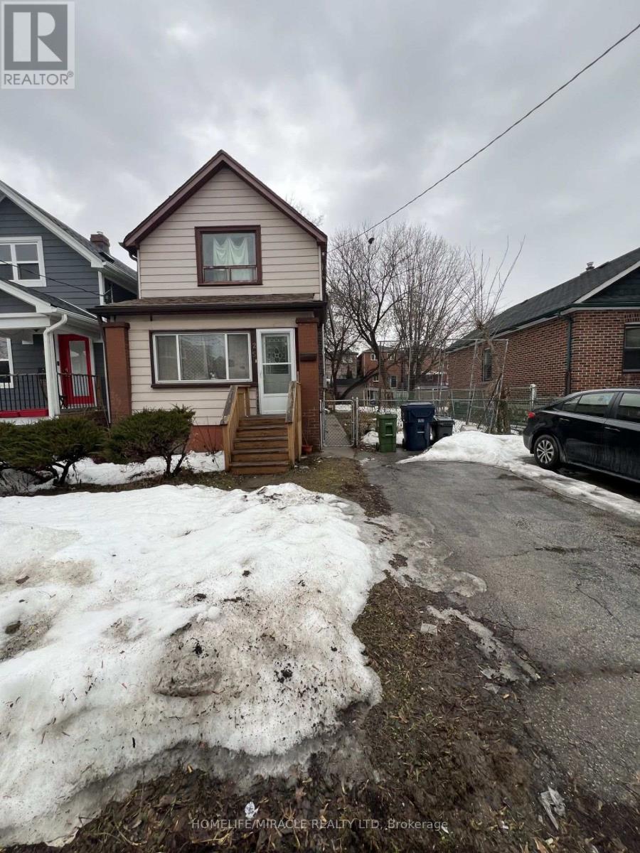 Detached at 25 WANSTEAD AVENUE, Toronto (Oakridge)