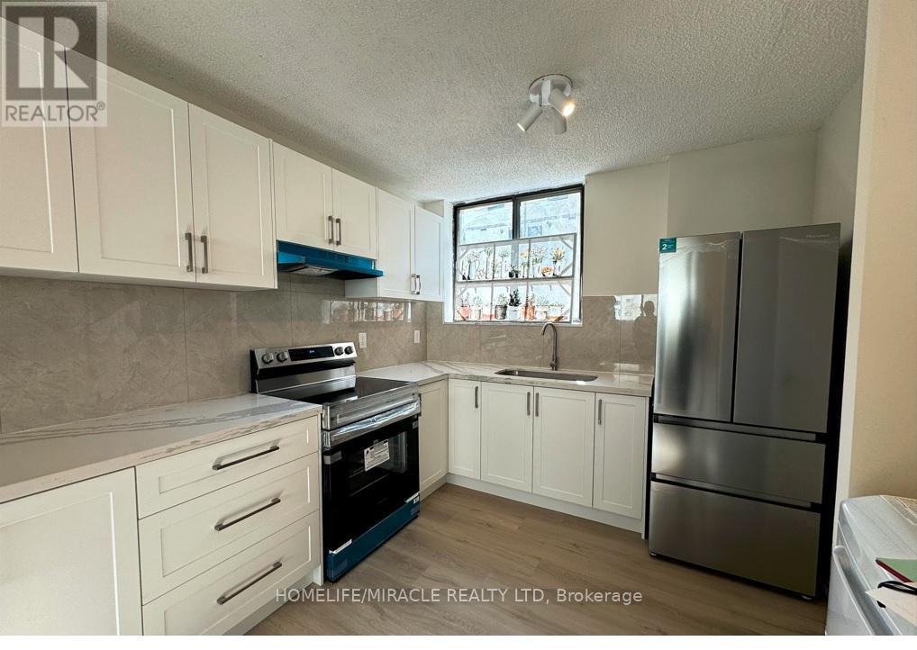 Apartment at 303 - 665 KENNEDY ROAD, Toronto (Kennedy Park)