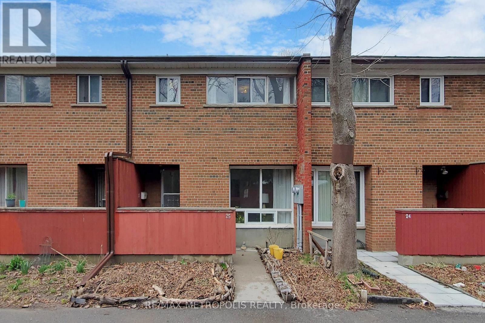 Townhouse at 25 - 1021 MIDLAND AVENUE, Toronto (Eglinton East)