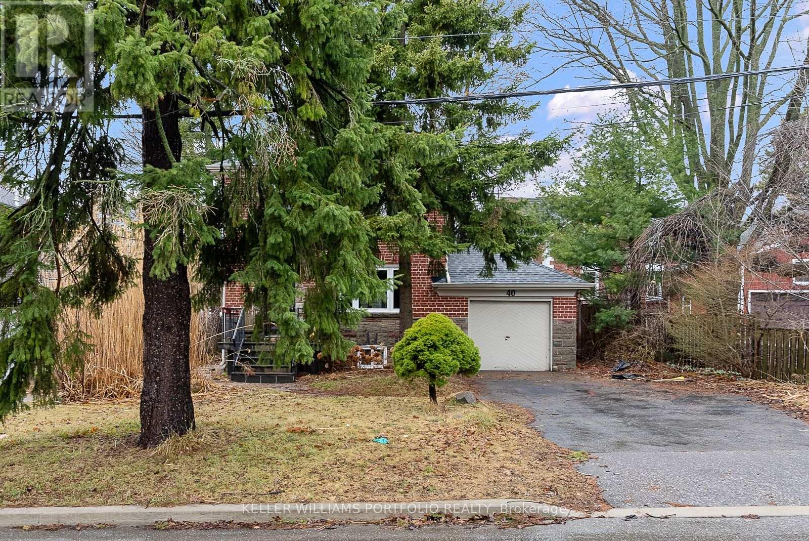 Detached at 40 SCARBORO CRESCENT, Toronto (Cliffcrest)