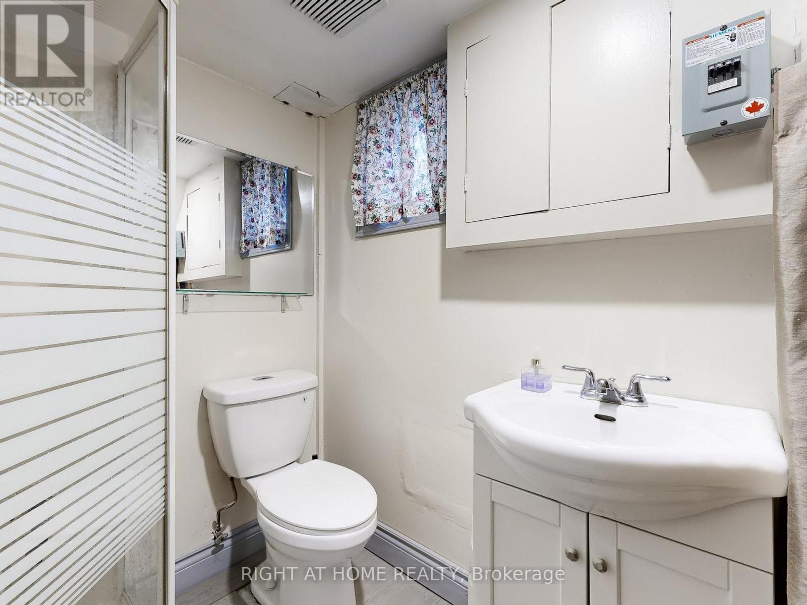 Detached at 46 GLENSHEPHARD DRIVE, Toronto