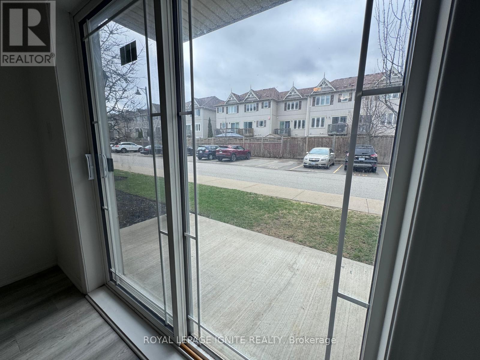 Apartment at 109 - 5 SIDNEY LANE, Clarington
