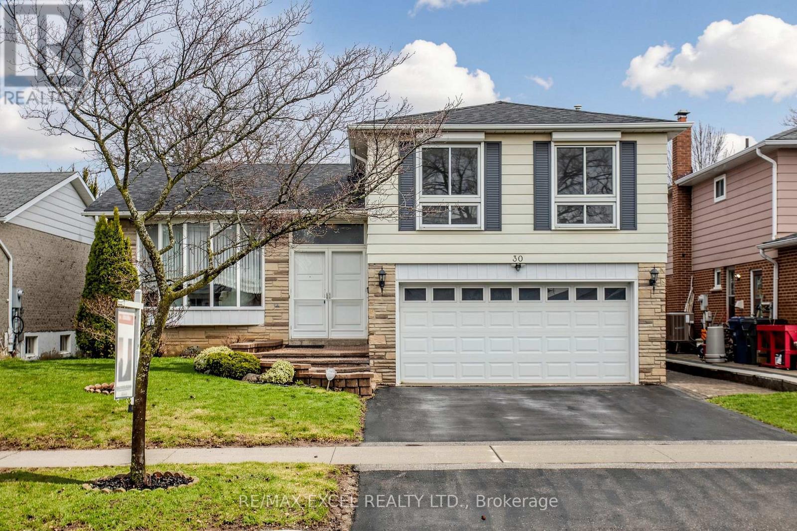 Detached at 30 WAKEFIELD CRESCENT, Toronto (L'Amoreaux)