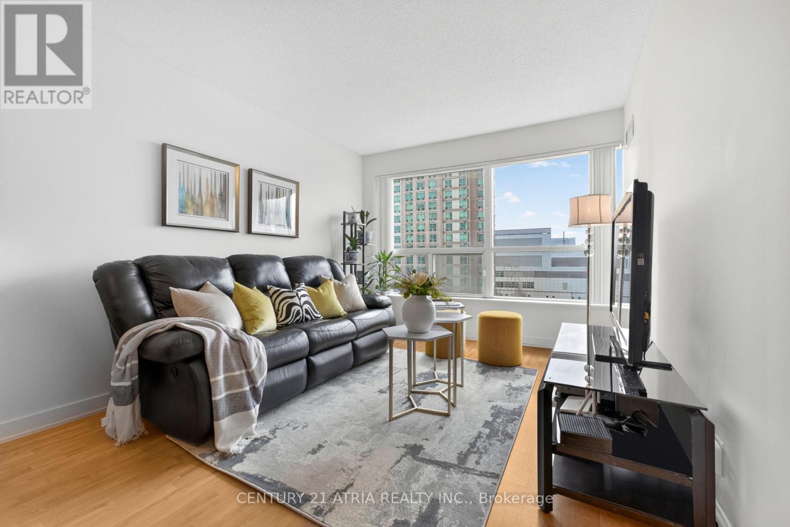 Apartment at 908 - 38 LEE CENTRE DRIVE, Toronto (Woburn)