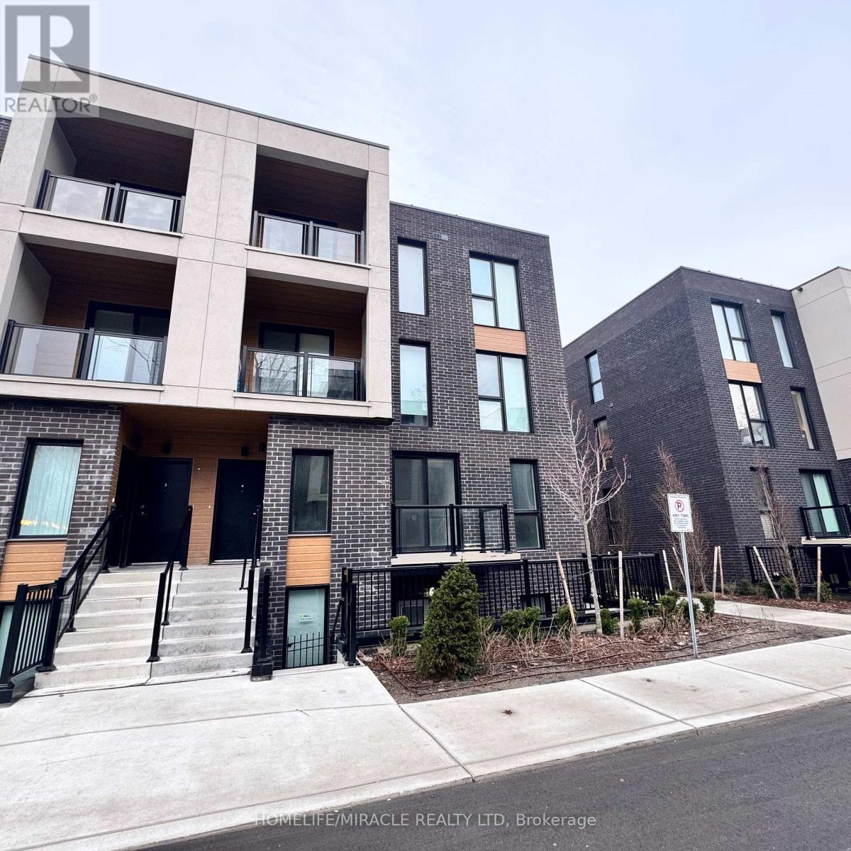 Townhouse at 4 - 176 CLONMORE DRIVE, Toronto (Birchcliffe-Cliffside)
