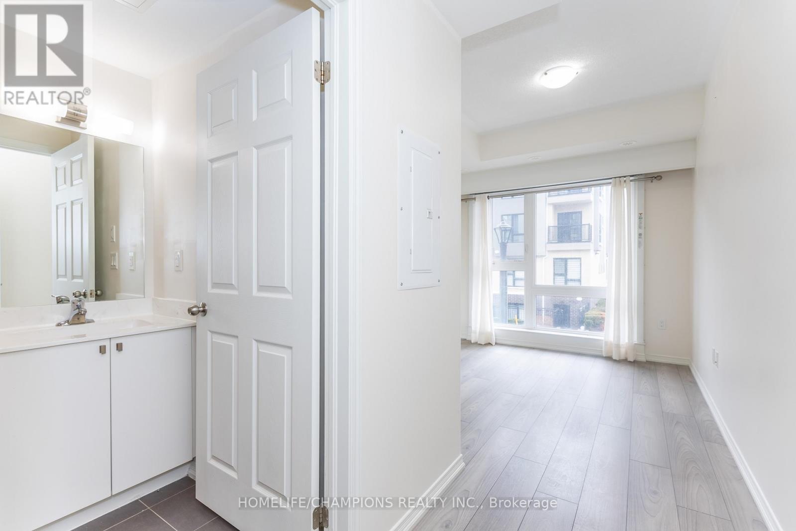 Townhouse at 201 - 8825 SHEPPARD AVENUE E, Toronto