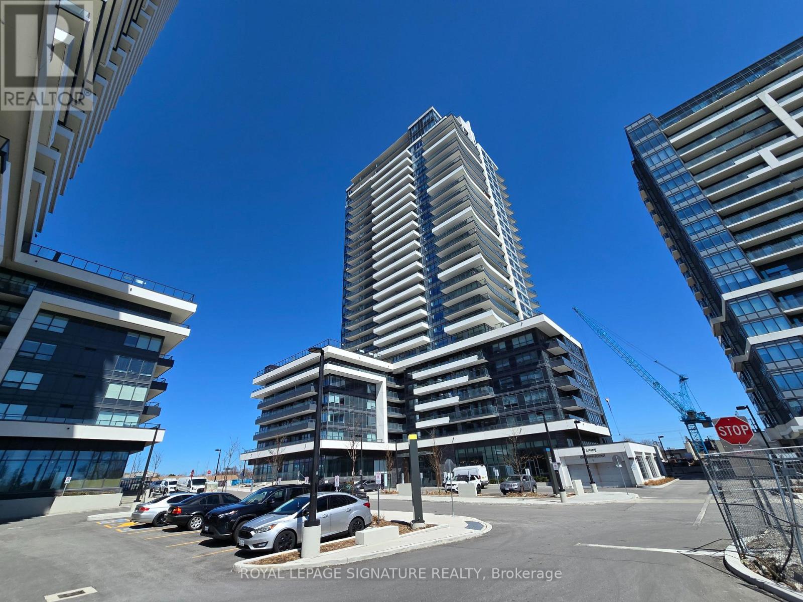Apartment at 217 - 1455 CELEBRATION DRIVE, Pickering (Bay Ridges)
