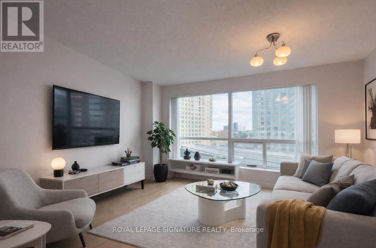 Apartment at 706 - 38 LEE CENTRE DRIVE, Toronto (Woburn)